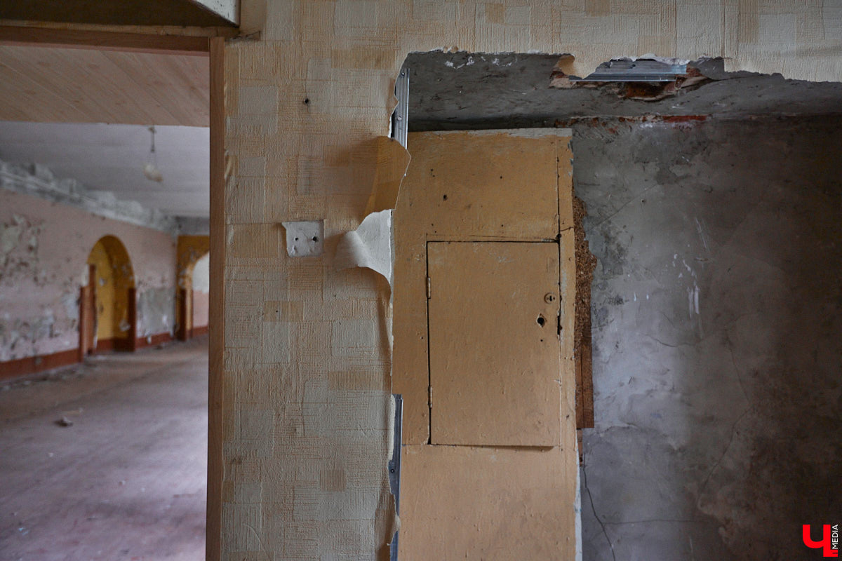 20 февраля этого года объявлен победитель аукциона, который в ближайшие годы должен застроить 29 гектаров бывшей танковой части в военном городке. Но сначала территорию очистят от объектов, оставшихся от военных. Среди них, как минимум, пять казарм, которые были возведены в конце XIX века. По мнению местных краеведов, комплекс этих зданий представляет историко-культурную ценность, казармы могли бы быть отремонтированы и использованы как музейные или арт-объекты.