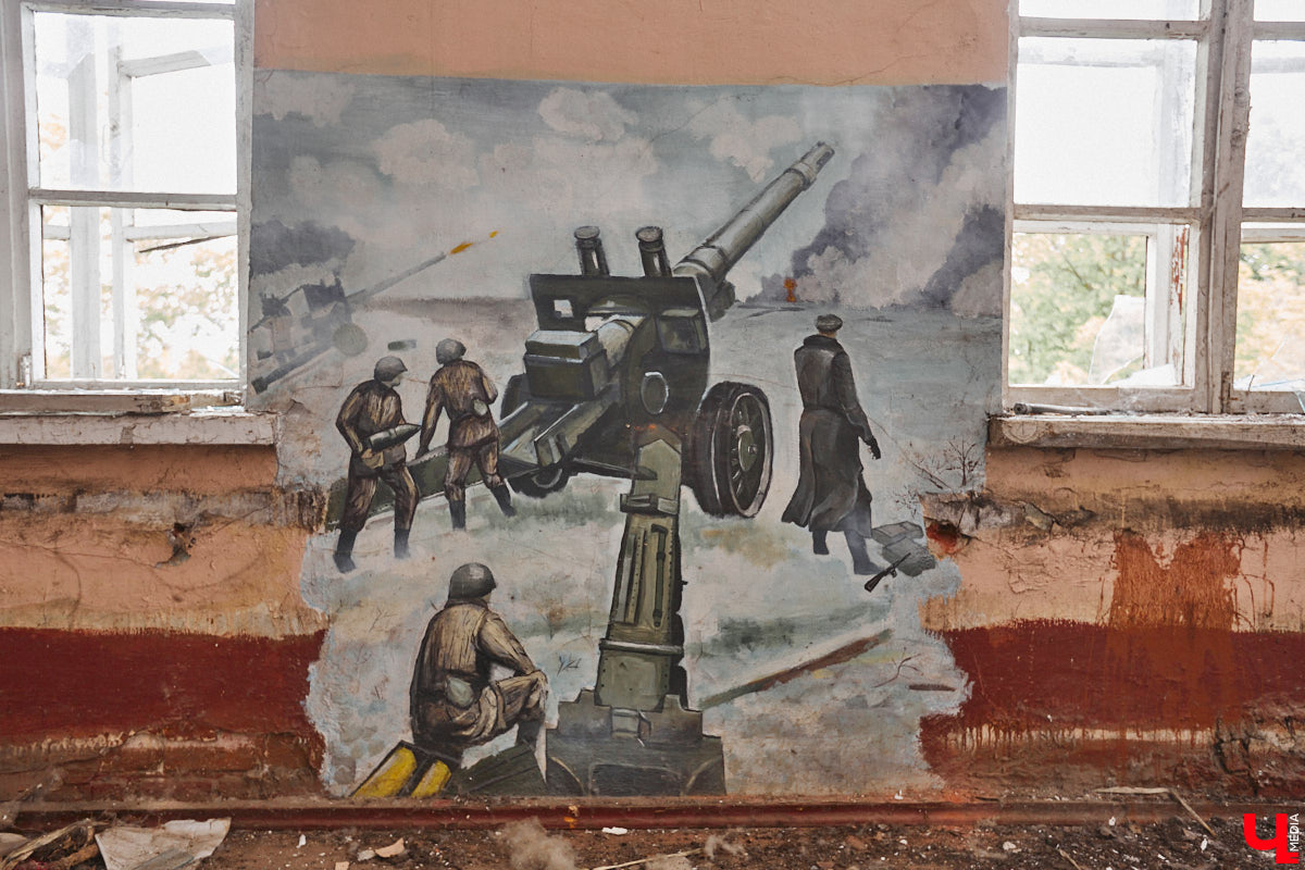 20 февраля этого года объявлен победитель аукциона, который в ближайшие годы должен застроить 29 гектаров бывшей танковой части в военном городке. Но сначала территорию очистят от объектов, оставшихся от военных. Среди них, как минимум, пять казарм, которые были возведены в конце XIX века. По мнению местных краеведов, комплекс этих зданий представляет историко-культурную ценность, казармы могли бы быть отремонтированы и использованы как музейные или арт-объекты.