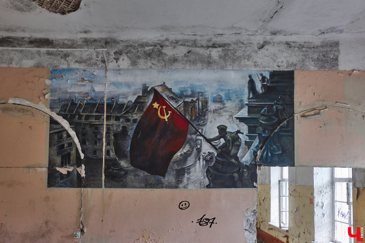 20 февраля этого года объявлен победитель аукциона, который в ближайшие годы должен застроить 29 гектаров бывшей танковой части в военном городке. Но сначала территорию очистят от объектов, оставшихся от военных. Среди них, как минимум, пять казарм, которые были возведены в конце XIX века. По мнению местных краеведов, комплекс этих зданий представляет историко-культурную ценность, казармы могли бы быть отремонтированы и использованы как музейные или арт-объекты.