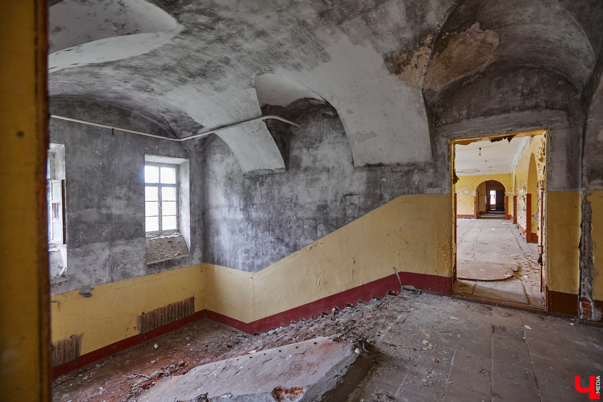 20 февраля этого года объявлен победитель аукциона, который в ближайшие годы должен застроить 29 гектаров бывшей танковой части в военном городке. Но сначала территорию очистят от объектов, оставшихся от военных. Среди них, как минимум, пять казарм, которые были возведены в конце XIX века. По мнению местных краеведов, комплекс этих зданий представляет историко-культурную ценность, казармы могли бы быть отремонтированы и использованы как музейные или арт-объекты.