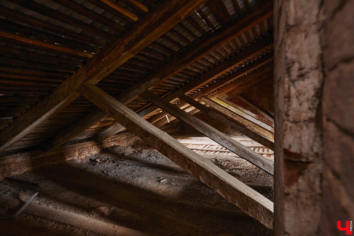 20 февраля этого года объявлен победитель аукциона, который в ближайшие годы должен застроить 29 гектаров бывшей танковой части в военном городке. Но сначала территорию очистят от объектов, оставшихся от военных. Среди них, как минимум, пять казарм, которые были возведены в конце XIX века. По мнению местных краеведов, комплекс этих зданий представляет историко-культурную ценность, казармы могли бы быть отремонтированы и использованы как музейные или арт-объекты.