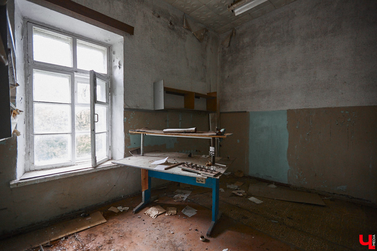 20 февраля этого года объявлен победитель аукциона, который в ближайшие годы должен застроить 29 гектаров бывшей танковой части в военном городке. Но сначала территорию очистят от объектов, оставшихся от военных. Среди них, как минимум, пять казарм, которые были возведены в конце XIX века. По мнению местных краеведов, комплекс этих зданий представляет историко-культурную ценность, казармы могли бы быть отремонтированы и использованы как музейные или арт-объекты.