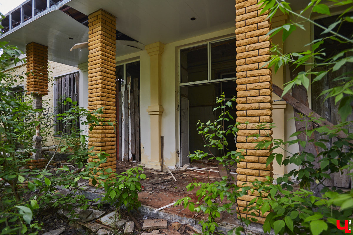 20 февраля этого года объявлен победитель аукциона, который в ближайшие годы должен застроить 29 гектаров бывшей танковой части в военном городке. Но сначала территорию очистят от объектов, оставшихся от военных. Среди них, как минимум, пять казарм, которые были возведены в конце XIX века. По мнению местных краеведов, комплекс этих зданий представляет историко-культурную ценность, казармы могли бы быть отремонтированы и использованы как музейные или арт-объекты.