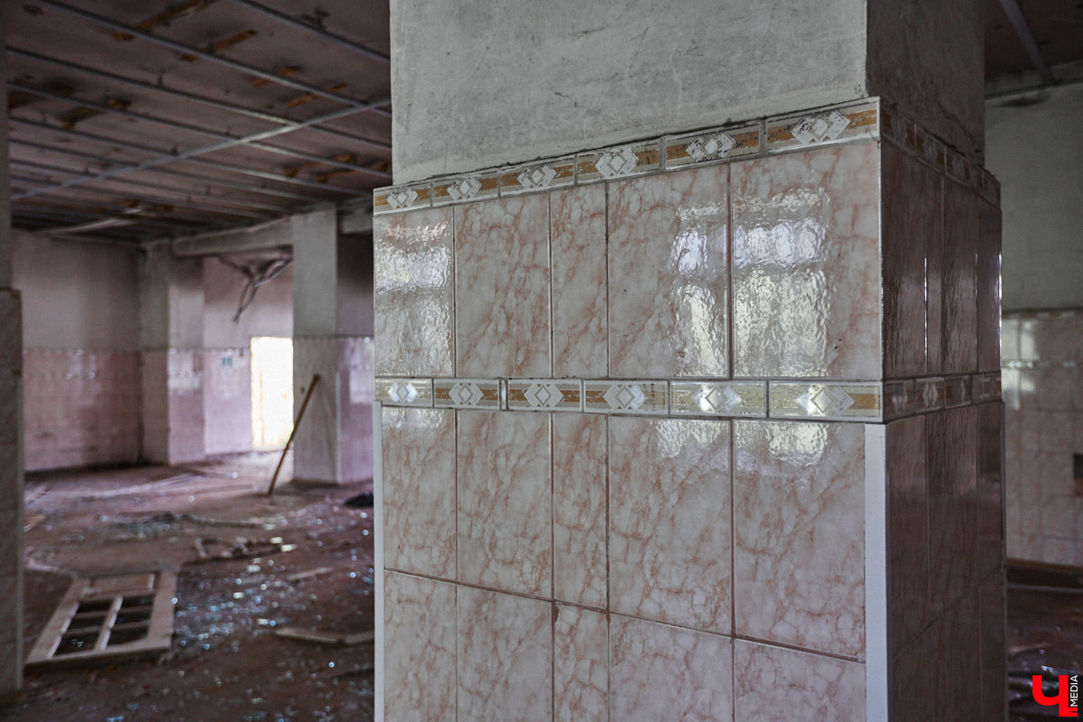 20 февраля этого года объявлен победитель аукциона, который в ближайшие годы должен застроить 29 гектаров бывшей танковой части в военном городке. Но сначала территорию очистят от объектов, оставшихся от военных. Среди них, как минимум, пять казарм, которые были возведены в конце XIX века. По мнению местных краеведов, комплекс этих зданий представляет историко-культурную ценность, казармы могли бы быть отремонтированы и использованы как музейные или арт-объекты.