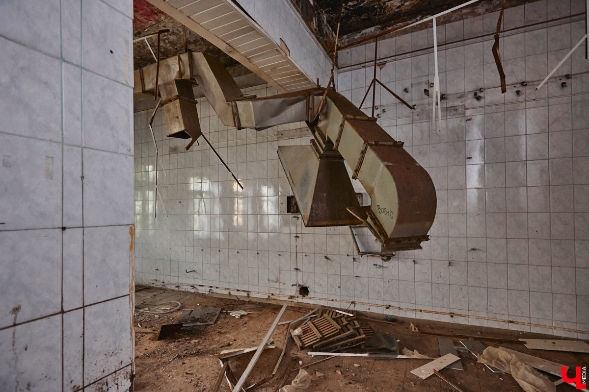 20 февраля этого года объявлен победитель аукциона, который в ближайшие годы должен застроить 29 гектаров бывшей танковой части в военном городке. Но сначала территорию очистят от объектов, оставшихся от военных. Среди них, как минимум, пять казарм, которые были возведены в конце XIX века. По мнению местных краеведов, комплекс этих зданий представляет историко-культурную ценность, казармы могли бы быть отремонтированы и использованы как музейные или арт-объекты.