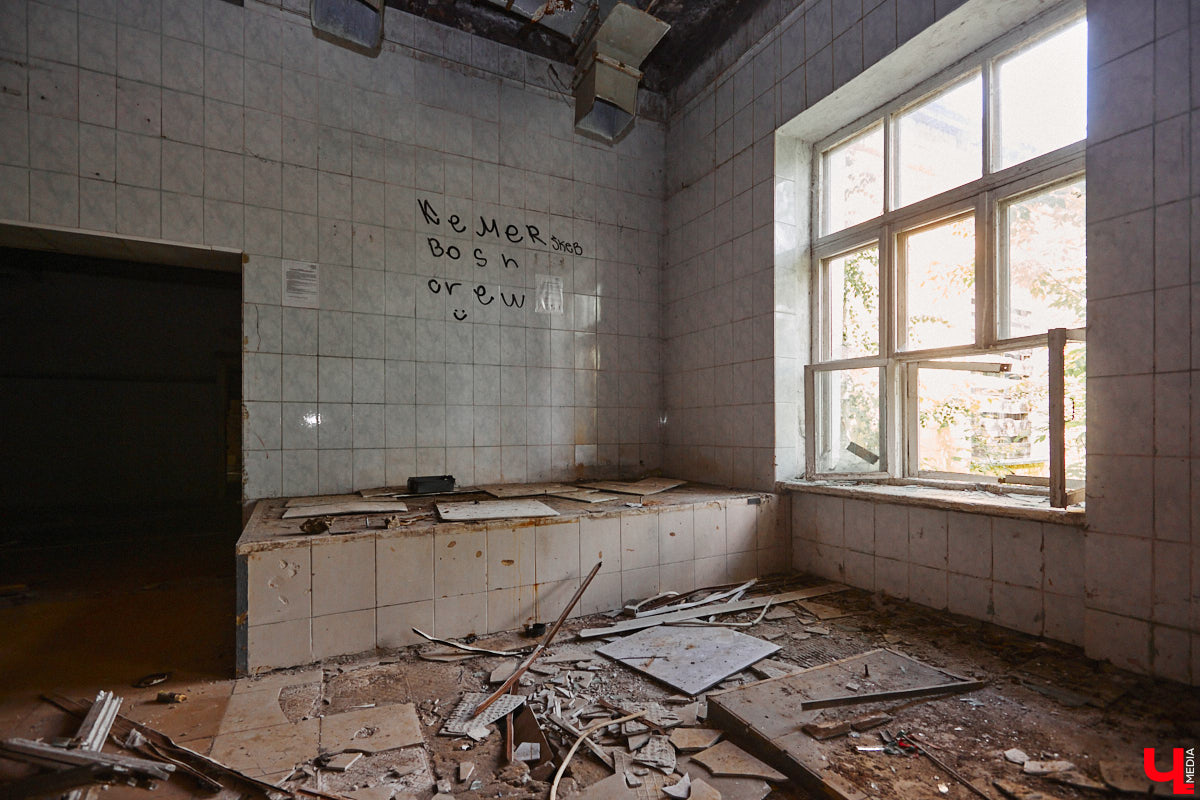 20 февраля этого года объявлен победитель аукциона, который в ближайшие годы должен застроить 29 гектаров бывшей танковой части в военном городке. Но сначала территорию очистят от объектов, оставшихся от военных. Среди них, как минимум, пять казарм, которые были возведены в конце XIX века. По мнению местных краеведов, комплекс этих зданий представляет историко-культурную ценность, казармы могли бы быть отремонтированы и использованы как музейные или арт-объекты.