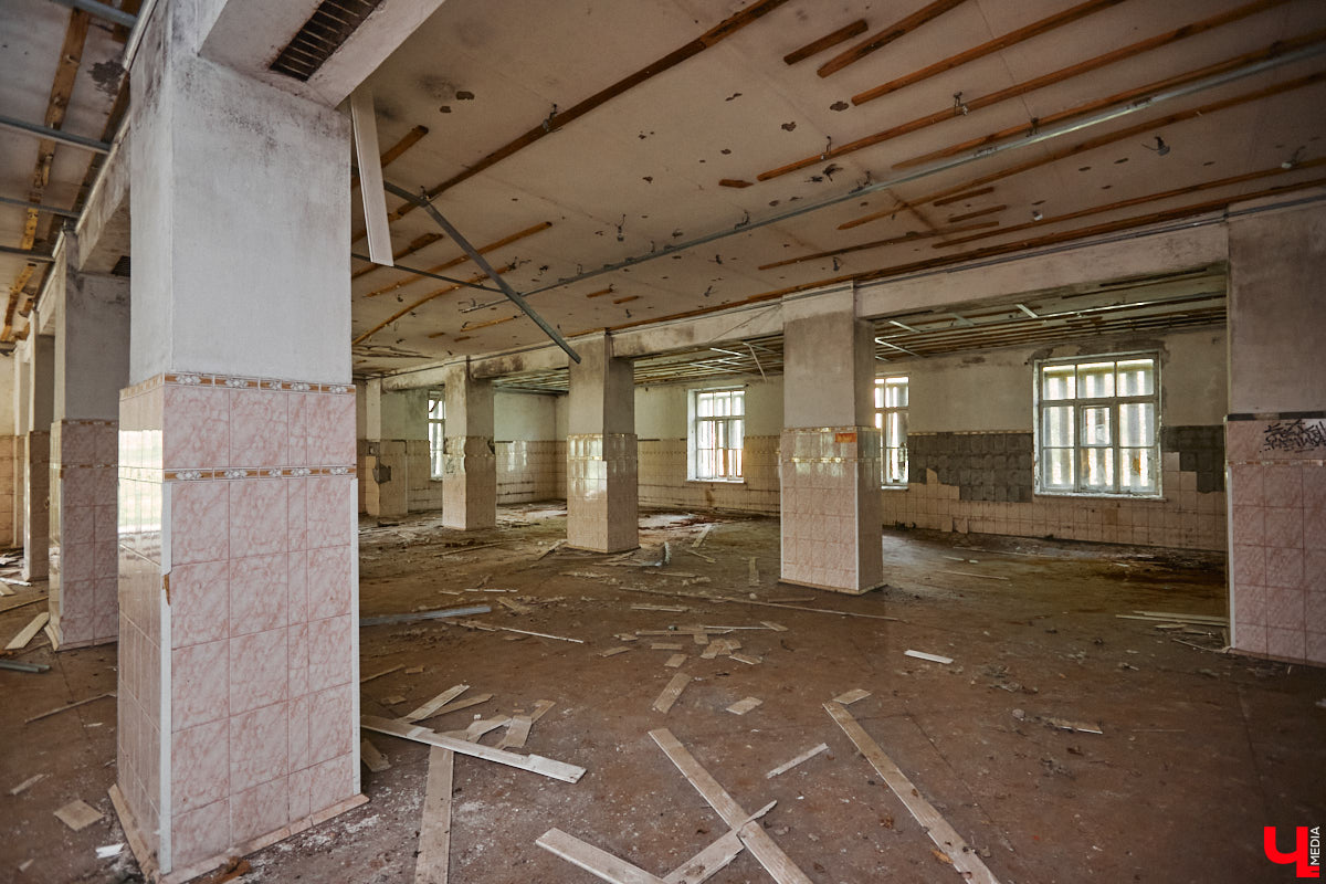 20 февраля этого года объявлен победитель аукциона, который в ближайшие годы должен застроить 29 гектаров бывшей танковой части в военном городке. Но сначала территорию очистят от объектов, оставшихся от военных. Среди них, как минимум, пять казарм, которые были возведены в конце XIX века. По мнению местных краеведов, комплекс этих зданий представляет историко-культурную ценность, казармы могли бы быть отремонтированы и использованы как музейные или арт-объекты.