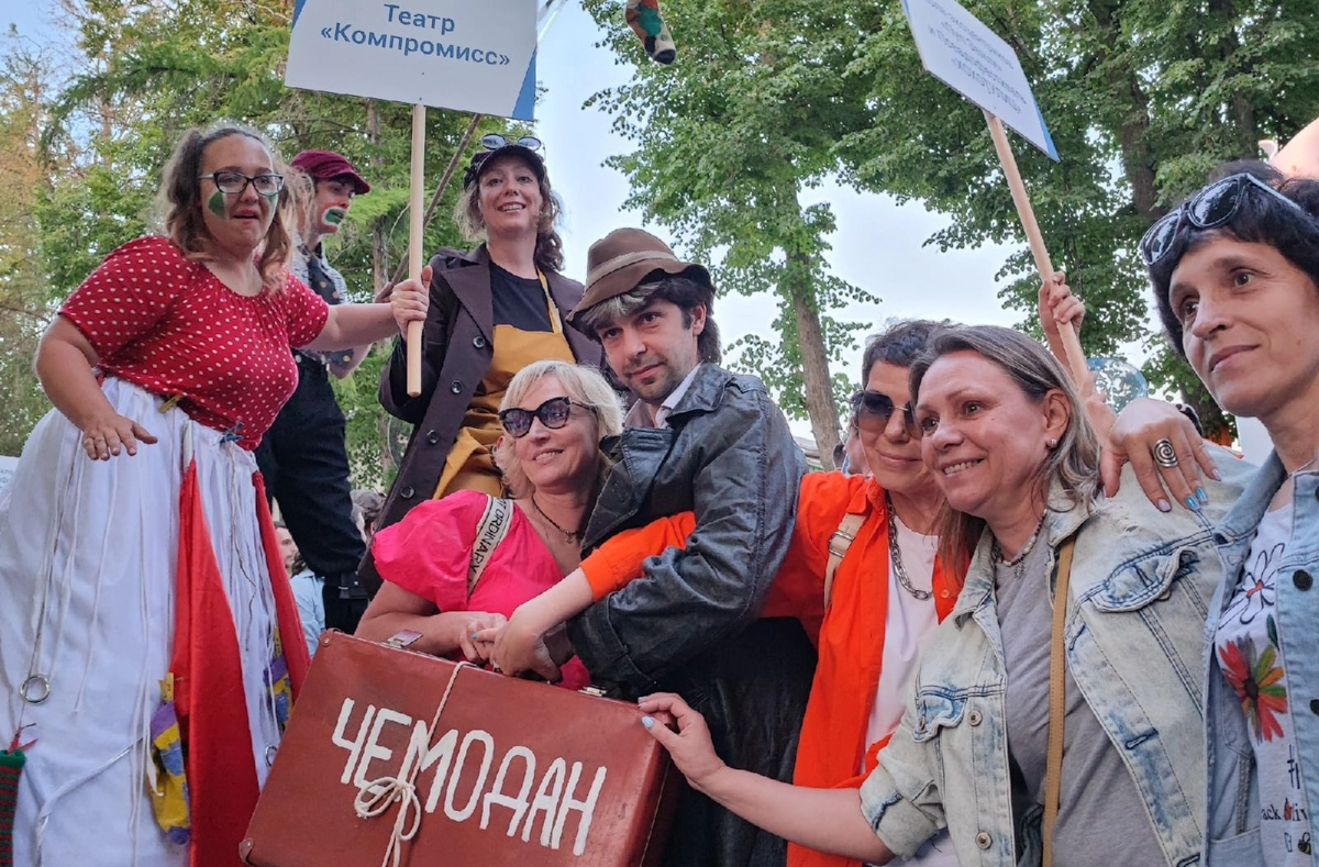 Сегодня мы расскажем вам о двух ярких фестивалях, прошедших в минувшие выходные на территории 33-го региона. Напомним, Суздаль стал столицей уличных театров, а во Владимире собрались сильнейшие богатыри. Чем участники мероприятий привлекали и удивляли публику — читайте в нашем материале.