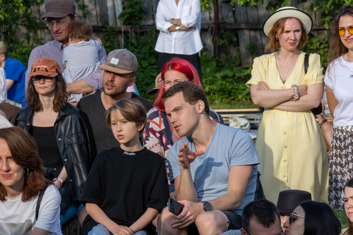 Сегодня мы расскажем вам о двух ярких фестивалях, прошедших в минувшие выходные на территории 33-го региона. Напомним, Суздаль стал столицей уличных театров, а во Владимире собрались сильнейшие богатыри. Чем участники мероприятий привлекали и удивляли публику — читайте в нашем материале.