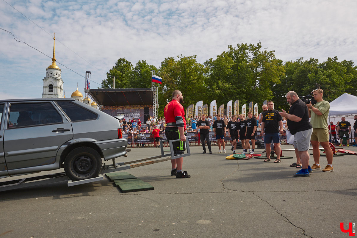 Сегодня мы расскажем вам о двух ярких фестивалях, прошедших в минувшие выходные на территории 33-го региона. Напомним, Суздаль стал столицей уличных театров, а во Владимире собрались сильнейшие богатыри. Чем участники мероприятий привлекали и удивляли публику — читайте в нашем материале.
