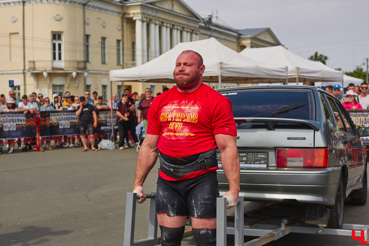 Сегодня мы расскажем вам о двух ярких фестивалях, прошедших в минувшие выходные на территории 33-го региона. Напомним, Суздаль стал столицей уличных театров, а во Владимире собрались сильнейшие богатыри. Чем участники мероприятий привлекали и удивляли публику — читайте в нашем материале.