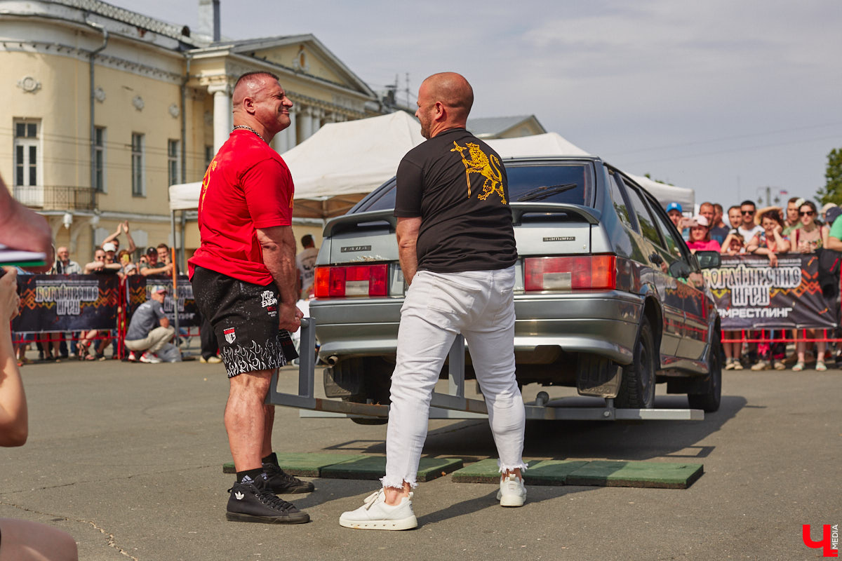 Сегодня мы расскажем вам о двух ярких фестивалях, прошедших в минувшие выходные на территории 33-го региона. Напомним, Суздаль стал столицей уличных театров, а во Владимире собрались сильнейшие богатыри. Чем участники мероприятий привлекали и удивляли публику — читайте в нашем материале.