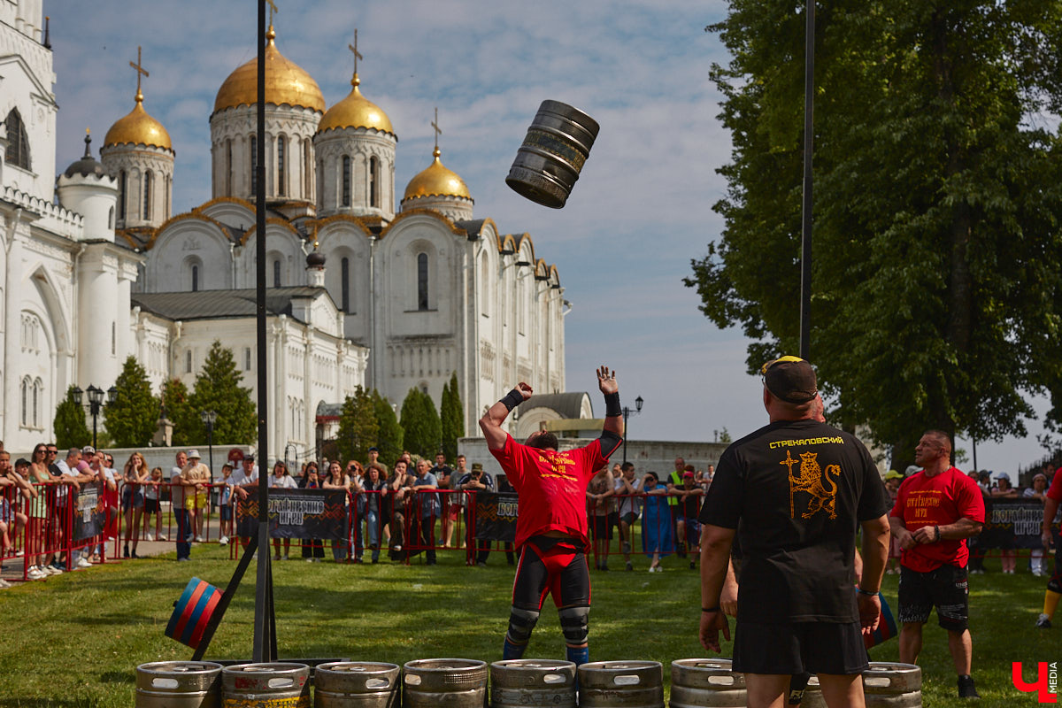 Сегодня мы расскажем вам о двух ярких фестивалях, прошедших в минувшие выходные на территории 33-го региона. Напомним, Суздаль стал столицей уличных театров, а во Владимире собрались сильнейшие богатыри. Чем участники мероприятий привлекали и удивляли публику — читайте в нашем материале.