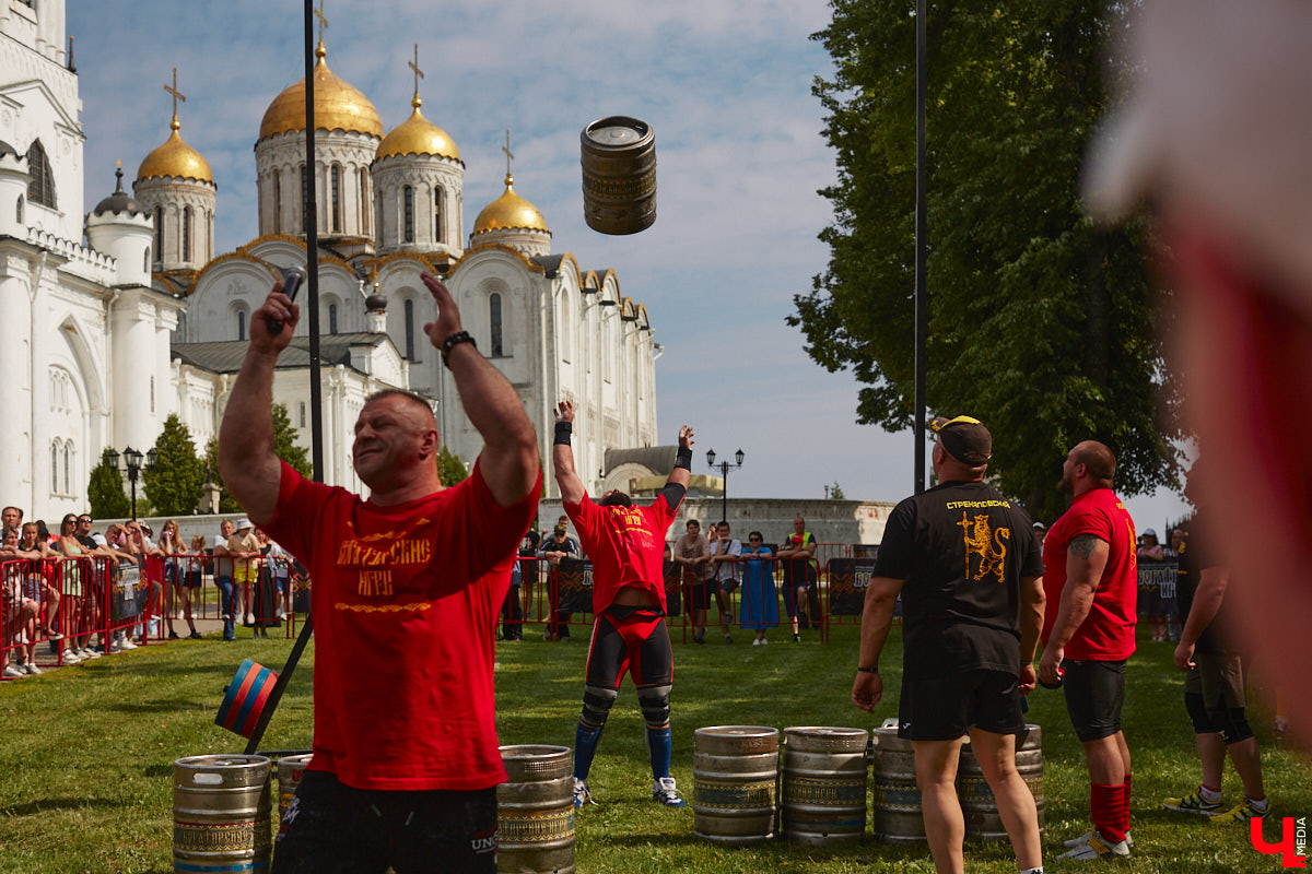 Сегодня мы расскажем вам о двух ярких фестивалях, прошедших в минувшие выходные на территории 33-го региона. Напомним, Суздаль стал столицей уличных театров, а во Владимире собрались сильнейшие богатыри. Чем участники мероприятий привлекали и удивляли публику — читайте в нашем материале.