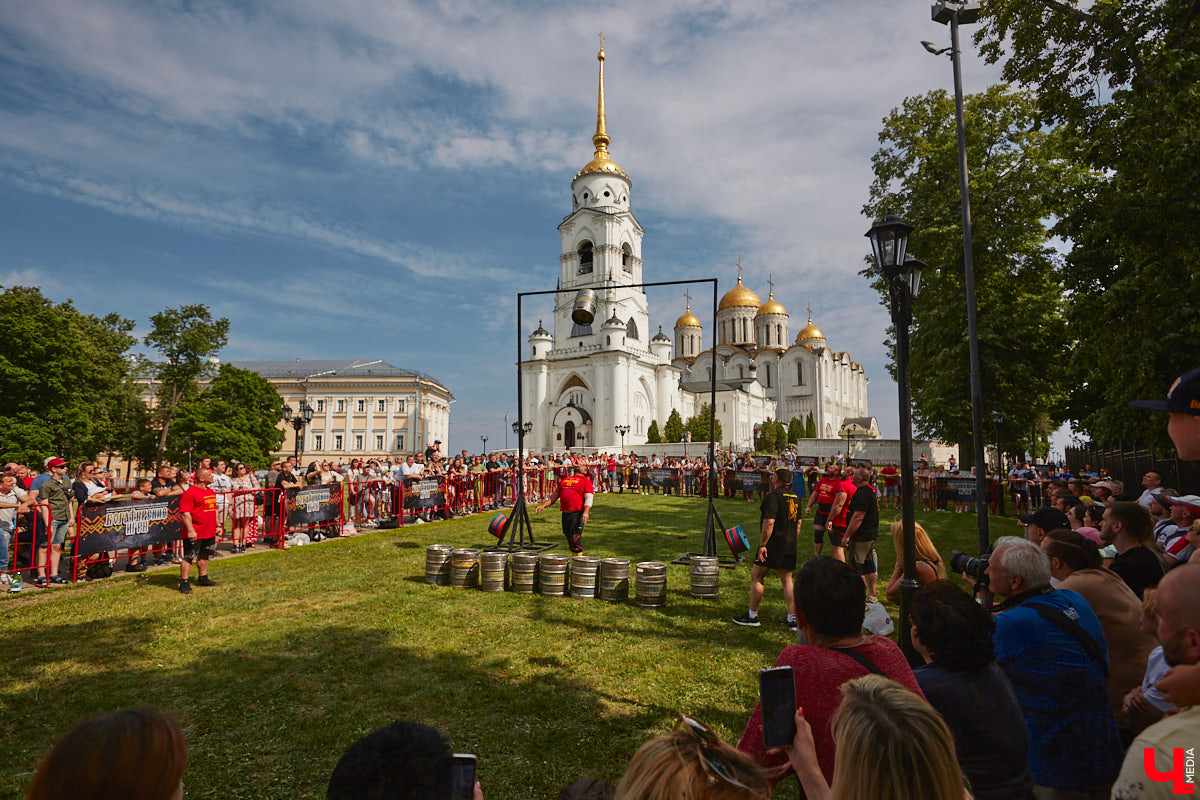Сегодня мы расскажем вам о двух ярких фестивалях, прошедших в минувшие выходные на территории 33-го региона. Напомним, Суздаль стал столицей уличных театров, а во Владимире собрались сильнейшие богатыри. Чем участники мероприятий привлекали и удивляли публику — читайте в нашем материале.