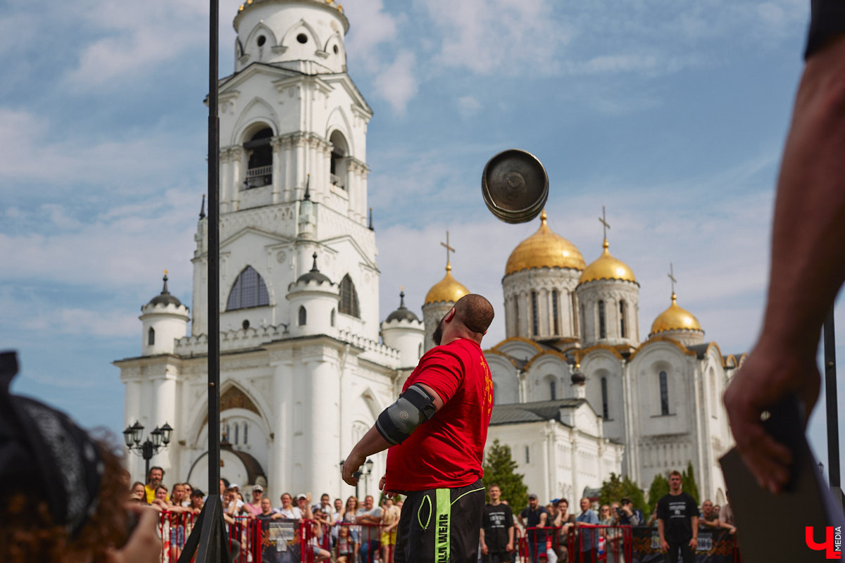 Сегодня мы расскажем вам о двух ярких фестивалях, прошедших в минувшие выходные на территории 33-го региона. Напомним, Суздаль стал столицей уличных театров, а во Владимире собрались сильнейшие богатыри. Чем участники мероприятий привлекали и удивляли публику — читайте в нашем материале.
