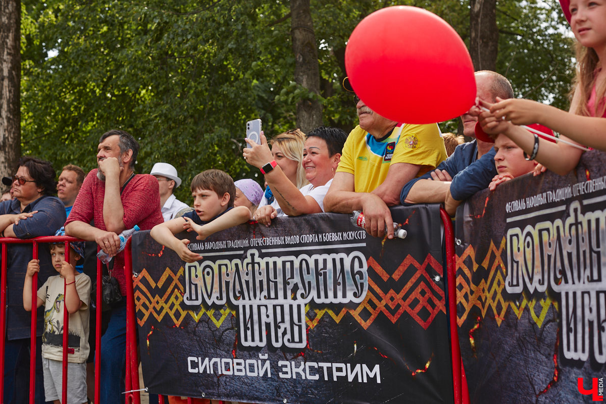 Сегодня мы расскажем вам о двух ярких фестивалях, прошедших в минувшие выходные на территории 33-го региона. Напомним, Суздаль стал столицей уличных театров, а во Владимире собрались сильнейшие богатыри. Чем участники мероприятий привлекали и удивляли публику — читайте в нашем материале.