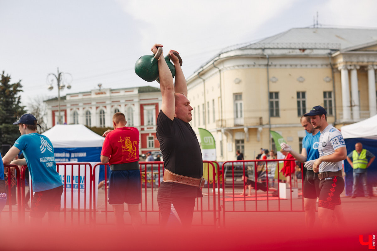 Сегодня мы расскажем вам о двух ярких фестивалях, прошедших в минувшие выходные на территории 33-го региона. Напомним, Суздаль стал столицей уличных театров, а во Владимире собрались сильнейшие богатыри. Чем участники мероприятий привлекали и удивляли публику — читайте в нашем материале.