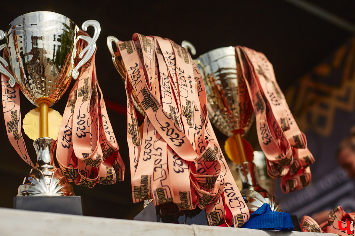 Сегодня мы расскажем вам о двух ярких фестивалях, прошедших в минувшие выходные на территории 33-го региона. Напомним, Суздаль стал столицей уличных театров, а во Владимире собрались сильнейшие богатыри. Чем участники мероприятий привлекали и удивляли публику — читайте в нашем материале.