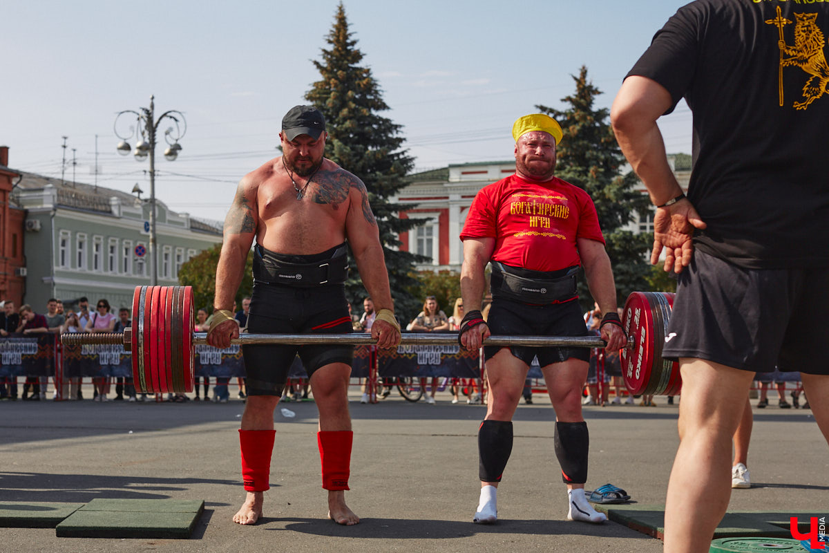 Сегодня мы расскажем вам о двух ярких фестивалях, прошедших в минувшие выходные на территории 33-го региона. Напомним, Суздаль стал столицей уличных театров, а во Владимире собрались сильнейшие богатыри. Чем участники мероприятий привлекали и удивляли публику — читайте в нашем материале.