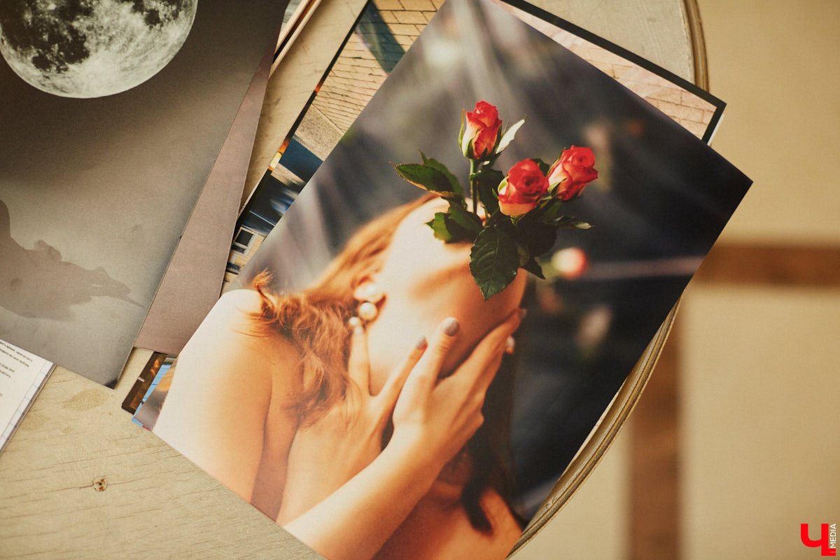 Фотограф — это тот же маг, способный запечатлеть душу человека, остановить время, — говорит Екатерина Лебедь. Убедиться в этом мог каждый владимирец, кто посетил выставку фотохудожницы в Доме культуры молодежи. Мы, разумеется, тоже были в числе гостей.