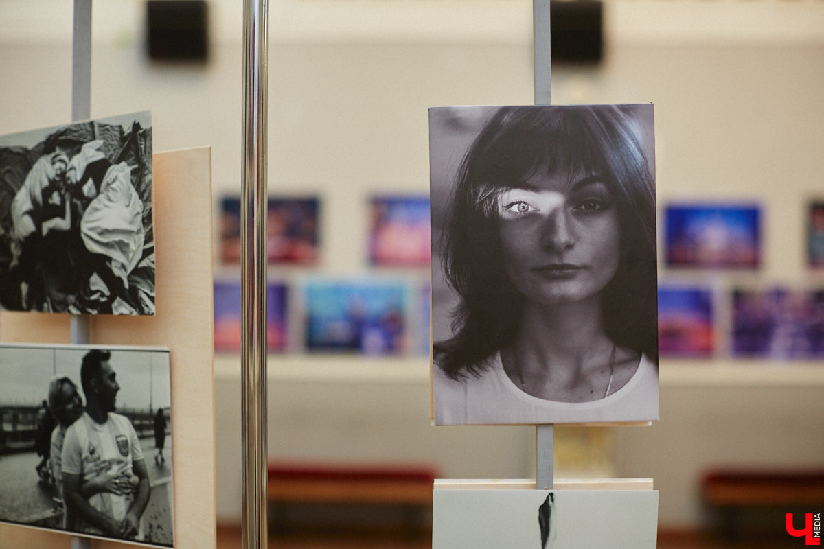 Фотограф — это тот же маг, способный запечатлеть душу человека, остановить время, — говорит Екатерина Лебедь. Убедиться в этом мог каждый владимирец, кто посетил выставку фотохудожницы в Доме культуры молодежи. Мы, разумеется, тоже были в числе гостей.