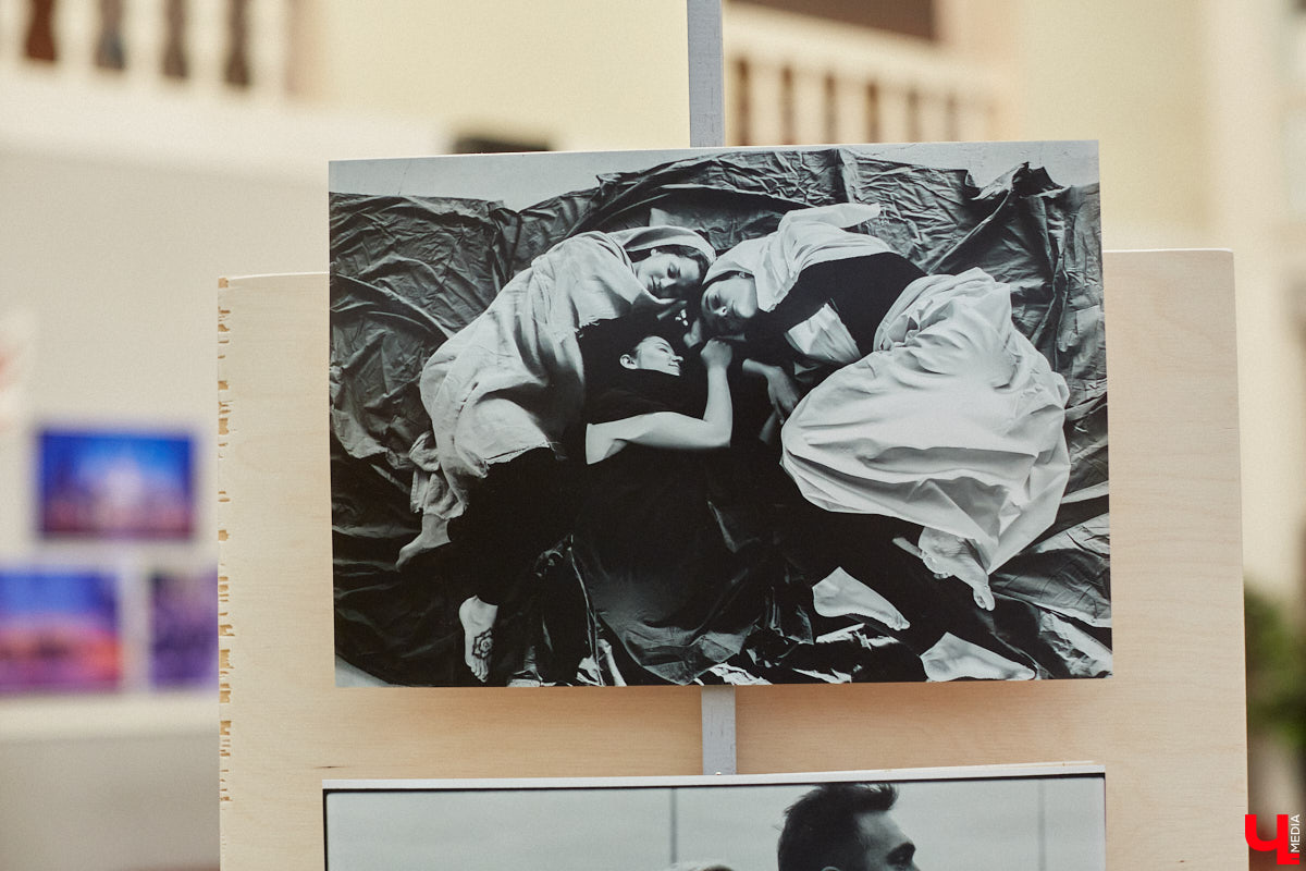 Фотограф — это тот же маг, способный запечатлеть душу человека, остановить время, — говорит Екатерина Лебедь. Убедиться в этом мог каждый владимирец, кто посетил выставку фотохудожницы в Доме культуры молодежи. Мы, разумеется, тоже были в числе гостей.