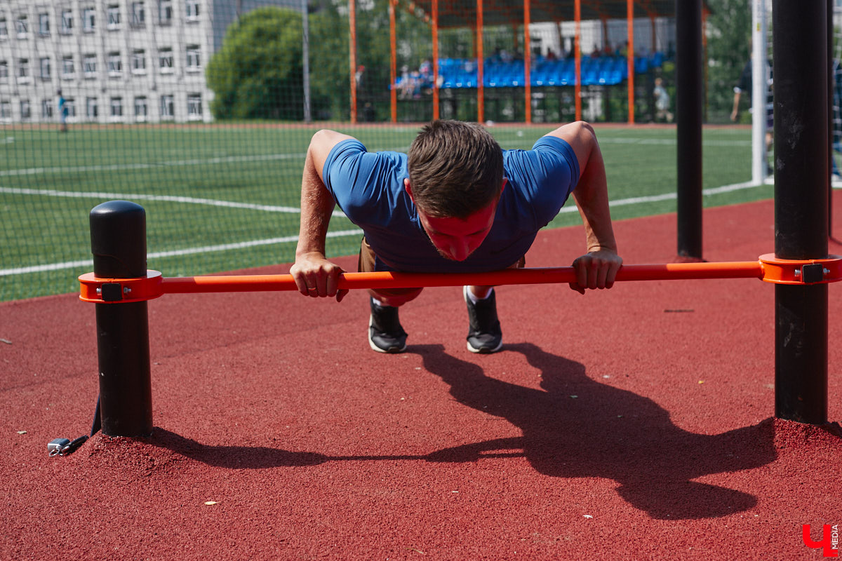 Первая в регионе многофункциональная спортивная площадка, которую установили в микрорайоне Юрьевец, заинтересовала многих в первую очередь заявленным интеллектом. Так ли она умна, как обещано, и сможет ли заменить занятия с тренером? «Ключ-Медиа» проверил это в компании профессионала. 