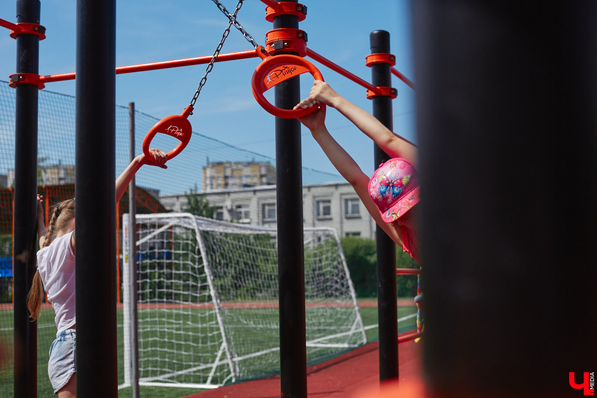 Первая в регионе многофункциональная спортивная площадка, которую установили в микрорайоне Юрьевец, заинтересовала многих в первую очередь заявленным интеллектом. Так ли она умна, как обещано, и сможет ли заменить занятия с тренером? «Ключ-Медиа» проверил это в компании профессионала. 