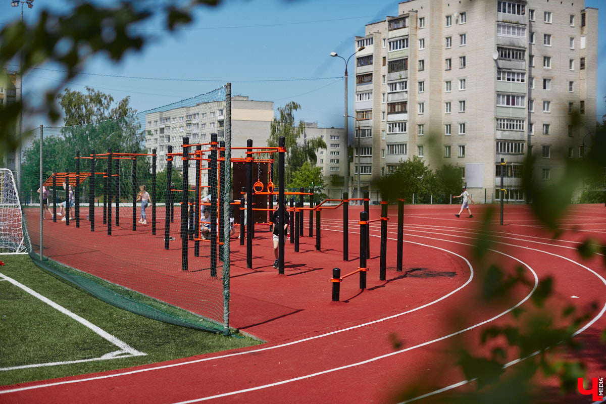 Первая в регионе многофункциональная спортивная площадка, которую установили в микрорайоне Юрьевец, заинтересовала многих в первую очередь заявленным интеллектом. Так ли она умна, как обещано, и сможет ли заменить занятия с тренером? «Ключ-Медиа» проверил это в компании профессионала. 