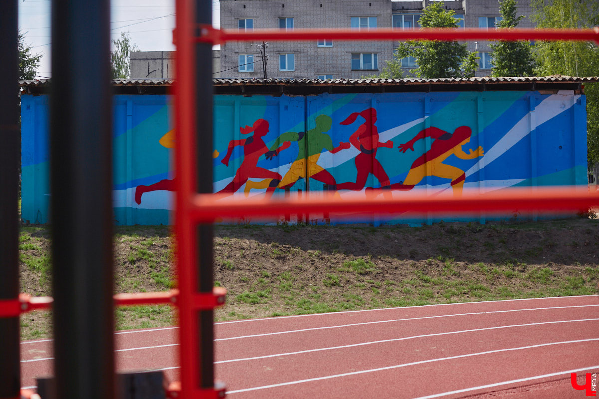 Первая в регионе многофункциональная спортивная площадка, которую установили в микрорайоне Юрьевец, заинтересовала многих в первую очередь заявленным интеллектом. Так ли она умна, как обещано, и сможет ли заменить занятия с тренером? «Ключ-Медиа» проверил это в компании профессионала. 