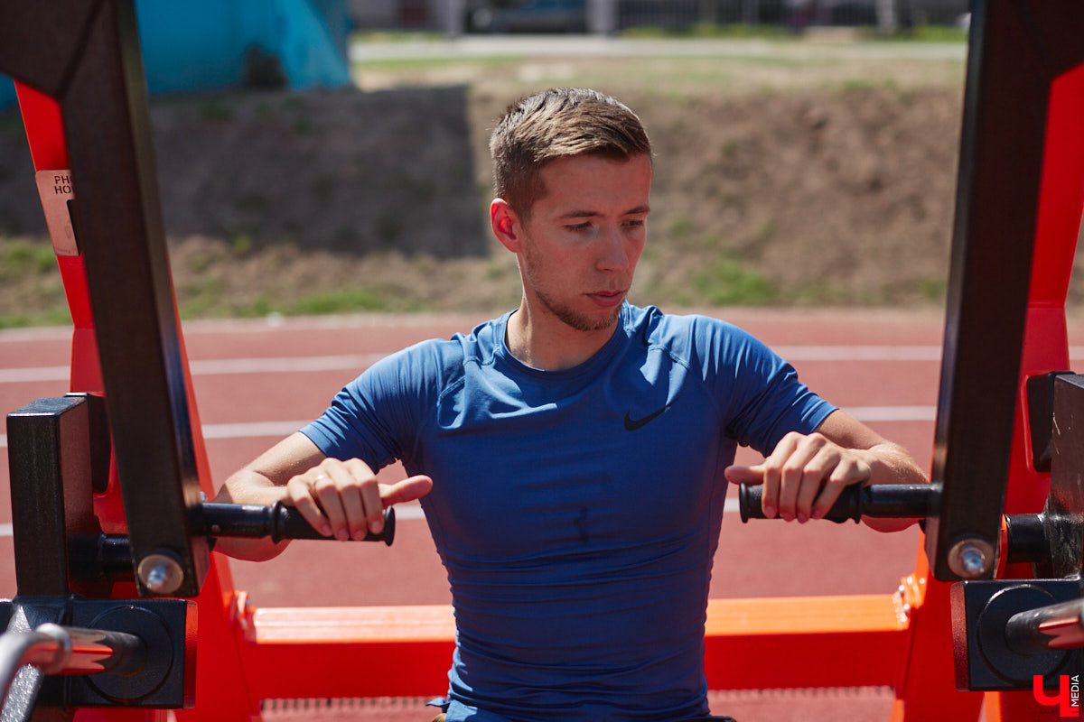Первая в регионе многофункциональная спортивная площадка, которую установили в микрорайоне Юрьевец, заинтересовала многих в первую очередь заявленным интеллектом. Так ли она умна, как обещано, и сможет ли заменить занятия с тренером? «Ключ-Медиа» проверил это в компании профессионала. 