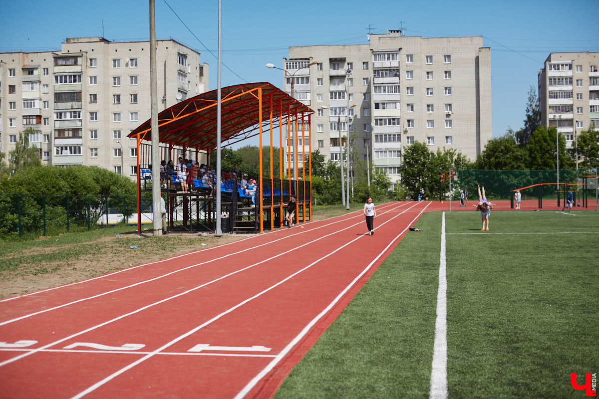 Первая в регионе многофункциональная спортивная площадка, которую установили в микрорайоне Юрьевец, заинтересовала многих в первую очередь заявленным интеллектом. Так ли она умна, как обещано, и сможет ли заменить занятия с тренером? «Ключ-Медиа» проверил это в компании профессионала. 