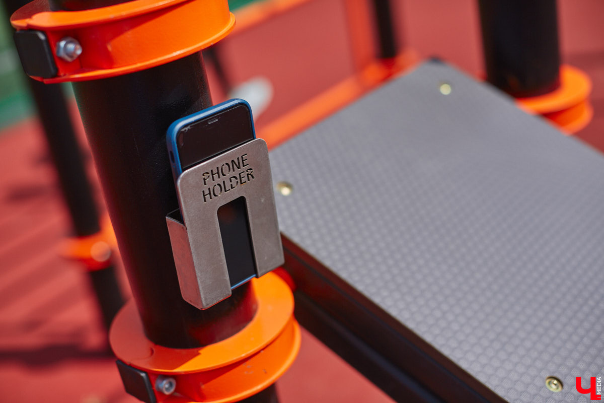 Первая в регионе многофункциональная спортивная площадка, которую установили в микрорайоне Юрьевец, заинтересовала многих в первую очередь заявленным интеллектом. Так ли она умна, как обещано, и сможет ли заменить занятия с тренером? «Ключ-Медиа» проверил это в компании профессионала. 