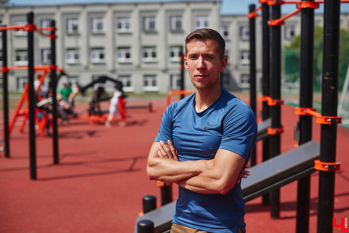 Первая в регионе многофункциональная спортивная площадка, которую установили в микрорайоне Юрьевец, заинтересовала многих в первую очередь заявленным интеллектом. Так ли она умна, как обещано, и сможет ли заменить занятия с тренером? «Ключ-Медиа» проверил это в компании профессионала. 