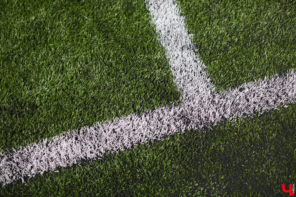 Первая в регионе многофункциональная спортивная площадка, которую установили в микрорайоне Юрьевец, заинтересовала многих в первую очередь заявленным интеллектом. Так ли она умна, как обещано, и сможет ли заменить занятия с тренером? «Ключ-Медиа» проверил это в компании профессионала. 