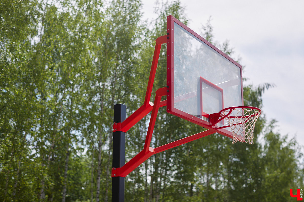 Первая в регионе многофункциональная спортивная площадка, которую установили в микрорайоне Юрьевец, заинтересовала многих в первую очередь заявленным интеллектом. Так ли она умна, как обещано, и сможет ли заменить занятия с тренером? «Ключ-Медиа» проверил это в компании профессионала. 