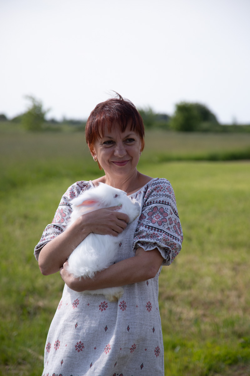 Буйство цвета в       белых шатрах, прогулки с       веретеном, катание по       Каменке на       ладье, прялки, напечатанные на       принтере, пушистые спикеры, дефиле в       половиках на       закате и       ритуал поклонения огню       — все это было на       прошедшем в       Суздале «ПряхаФесте».