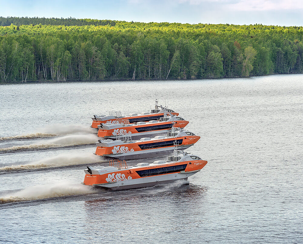 Жители региона могут совершить необычное путешествие по Оке. Летом этого года планируется запустить экскурсионный маршрут из Мурома в Нижний Новгород на судне с подводными крыльями. И это не весь удивительный транспорт, который можно встретить на территории нашей области.