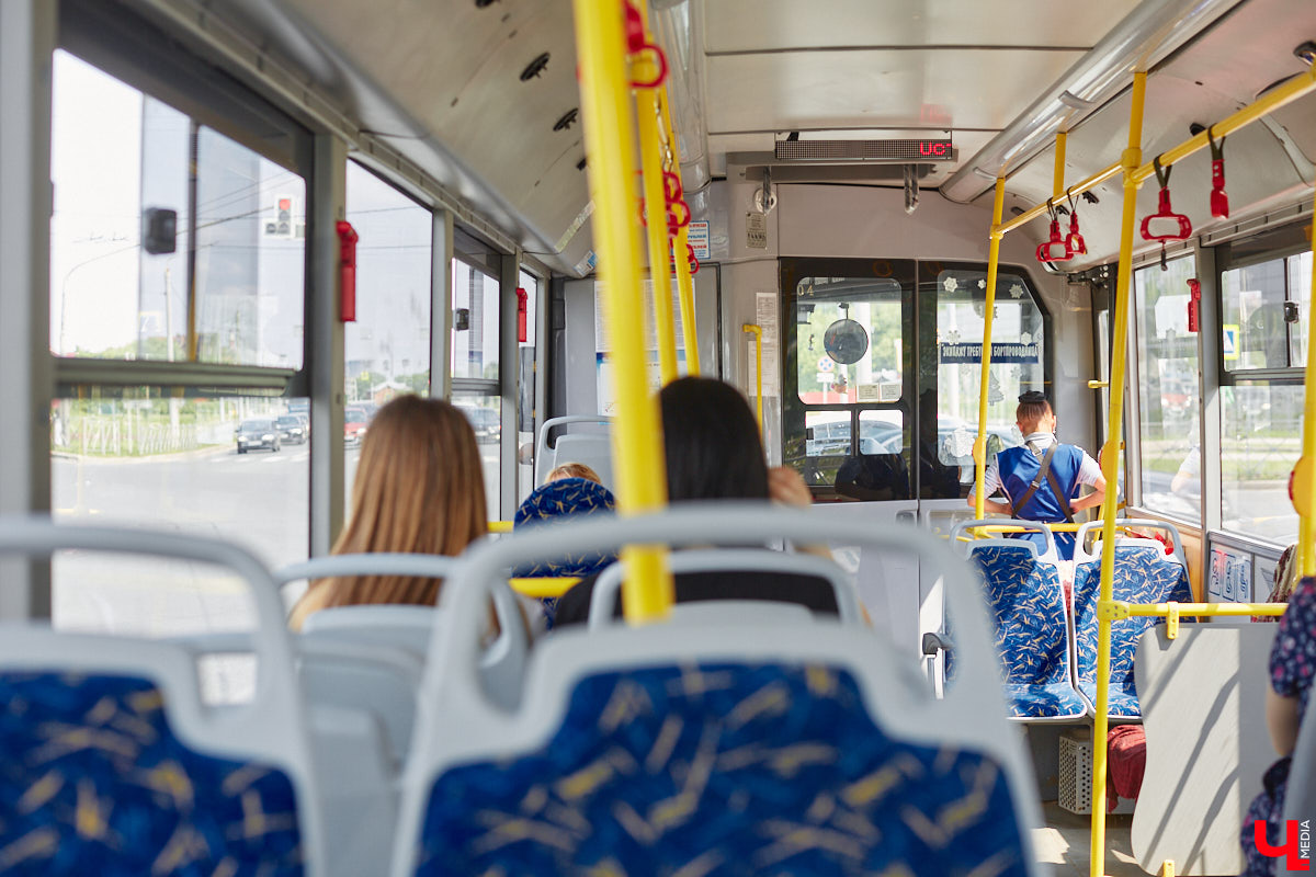 Праздника много не бывает! Уже в эту субботу, 24 июня, в центре Владимира пройдет День молодежи. Отдыхающим обещают массу развлечений на любой вкус и возраст, а главным магнитом вечера станет его звездный хедлайнер. Как добраться в выходной день до места веселья и что там ждет жителей и гостей города, разбирался «Ключ-Медиа».