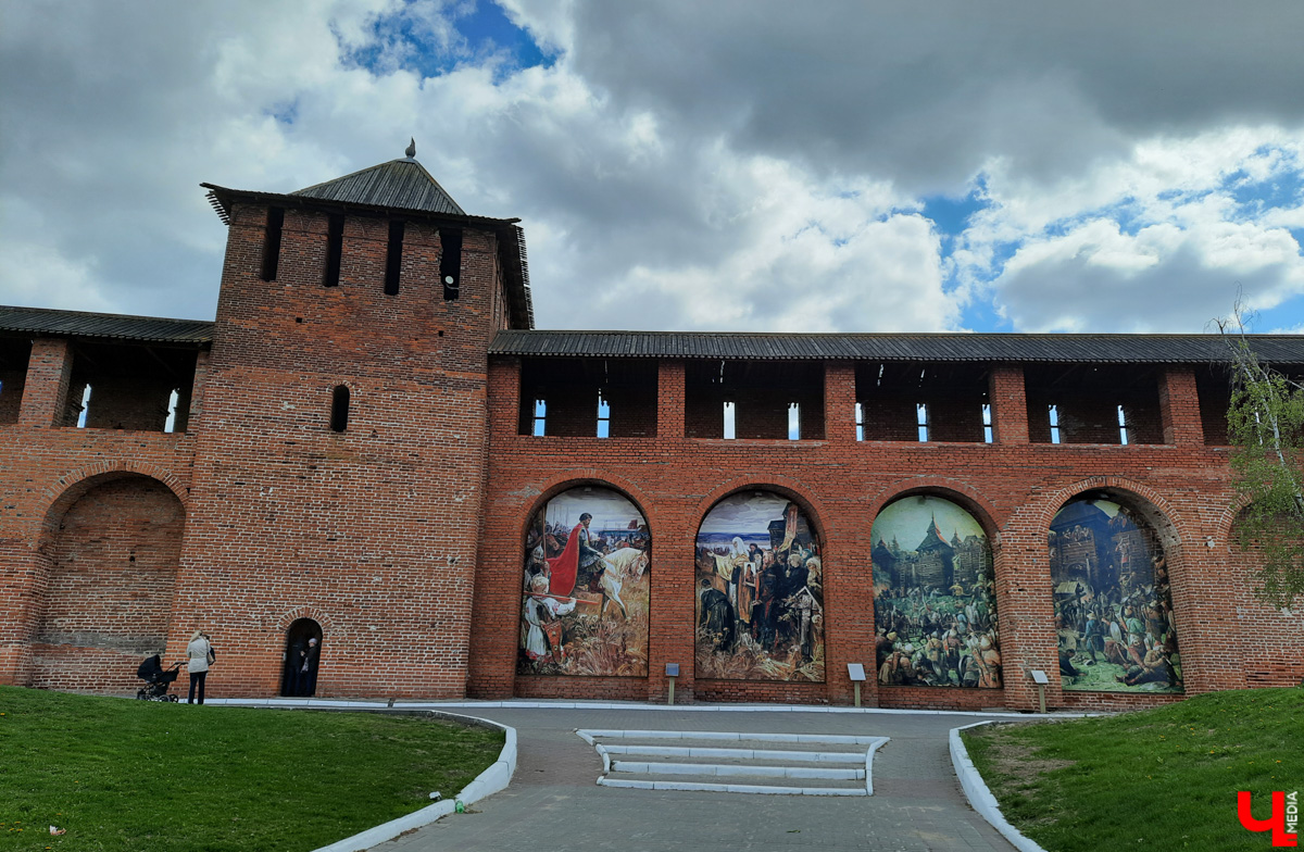 Туры выходного дня стоит планировать заранее, чтобы не было мучительно грустно от бесцельно потраченного времени. Возможно, кто-то из владимирцев собирается посетить Коломну. Что ж, поделимся своими впечатлениями. Сразу предупреждаем: в бочке меда будет и ложка дегтя.