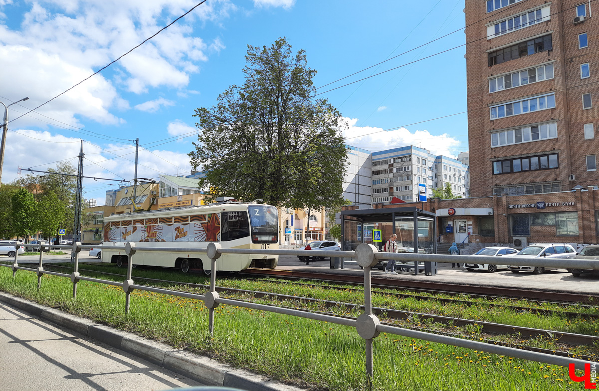Туры выходного дня стоит планировать заранее, чтобы не было мучительно грустно от бесцельно потраченного времени. Возможно, кто-то из владимирцев собирается посетить Коломну. Что ж, поделимся своими впечатлениями. Сразу предупреждаем: в бочке меда будет и ложка дегтя.