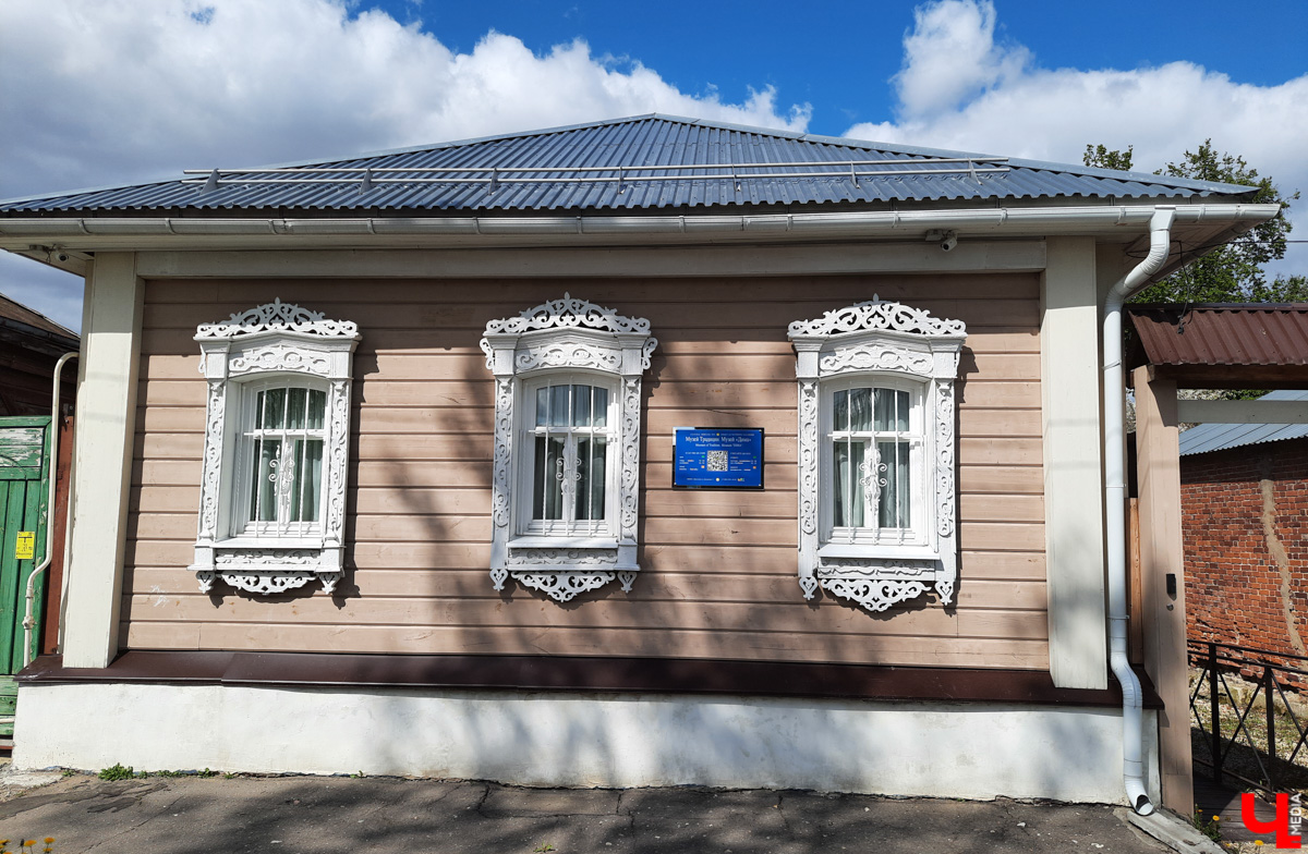 Туры выходного дня стоит планировать заранее, чтобы не было мучительно грустно от бесцельно потраченного времени. Возможно, кто-то из владимирцев собирается посетить Коломну. Что ж, поделимся своими впечатлениями. Сразу предупреждаем: в бочке меда будет и ложка дегтя.