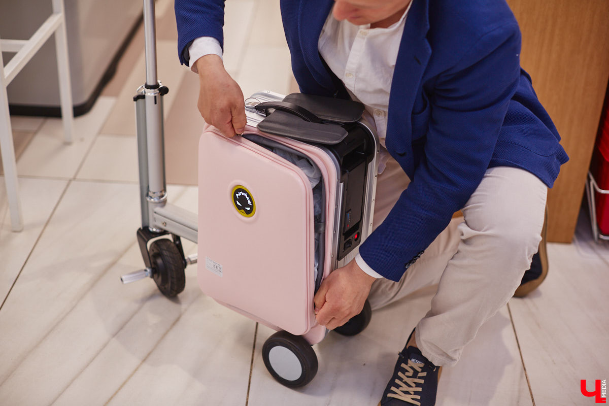 Дипломированный шоколатье, прекрасная Татьяна Кандакова, добавляющая сыр даже в шоколадные конфеты, захотела блюдо, где есть еще и тесто. Так, она первой опробовала уникальную модель мобильной печи для пиццы, появившуюся во Владимире.