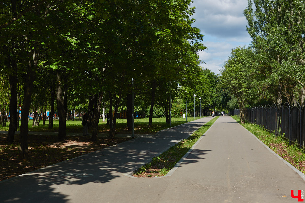 В популярном владимирском месте для отдыха завершается последний этап реновации. Благоустройство парка «Добросельский» заняло три года, прошло не без задержек и стоило больше 200 миллионов рублей. Мы наведались туда, чтобы показать вам, как выглядит рекреационная зона на данный момент.