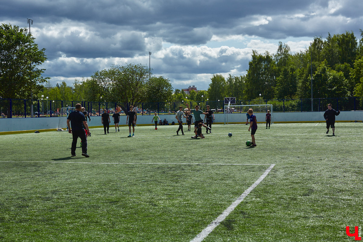 В популярном владимирском месте для отдыха завершается последний этап реновации. Благоустройство парка «Добросельский» заняло три года, прошло не без задержек и стоило больше 200 миллионов рублей. Мы наведались туда, чтобы показать вам, как выглядит рекреационная зона на данный момент.