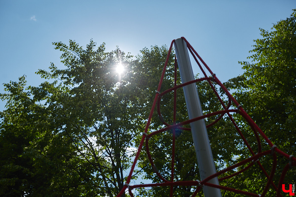 В популярном владимирском месте для отдыха завершается последний этап реновации. Благоустройство парка «Добросельский» заняло три года, прошло не без задержек и стоило больше 200 миллионов рублей. Мы наведались туда, чтобы показать вам, как выглядит рекреационная зона на данный момент.
