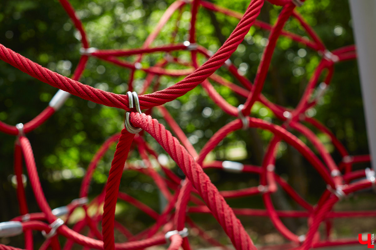 В популярном владимирском месте для отдыха завершается последний этап реновации. Благоустройство парка «Добросельский» заняло три года, прошло не без задержек и стоило больше 200 миллионов рублей. Мы наведались туда, чтобы показать вам, как выглядит рекреационная зона на данный момент.