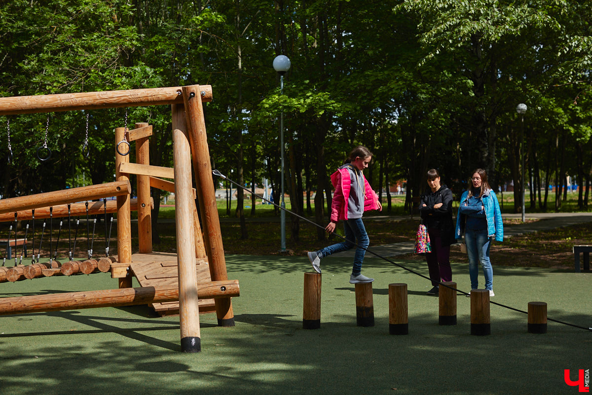 В популярном владимирском месте для отдыха завершается последний этап реновации. Благоустройство парка «Добросельский» заняло три года, прошло не без задержек и стоило больше 200 миллионов рублей. Мы наведались туда, чтобы показать вам, как выглядит рекреационная зона на данный момент.