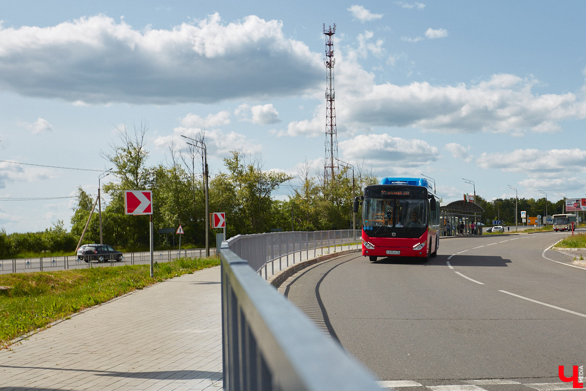 Вы уже обратили внимание на новые автобусы, которые появились на улицах областного центра? А может быть, успели даже проехаться на одном из них? Если нет, тогда отправляйтесь на маршрут вместе с «Ключ-Медиа». Мы протестировали китайский общественный транспорт с местным автоблогером.